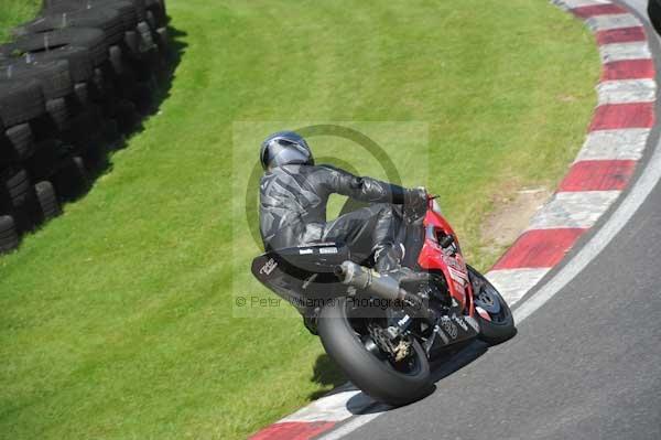 Motorcycle action photographs;Trackday digital images;cadwell;cadwell park photographs;event digital images;eventdigitalimages;motor racing louth lincolnshire;no limits trackday;peter wileman photography;trackday;trackday photos