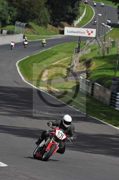 Motorcycle action photographs;Trackday digital images;cadwell;cadwell park photographs;event digital images;eventdigitalimages;motor racing louth lincolnshire;no limits trackday;peter wileman photography;trackday;trackday photos