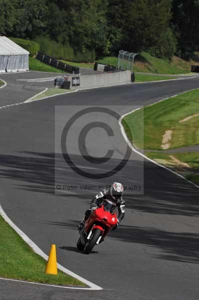Motorcycle action photographs;Trackday digital images;cadwell;cadwell park photographs;event digital images;eventdigitalimages;motor racing louth lincolnshire;no limits trackday;peter wileman photography;trackday;trackday photos