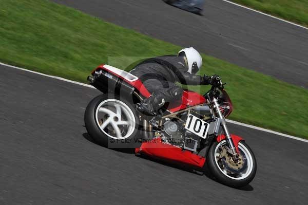 Motorcycle action photographs;Trackday digital images;cadwell;cadwell park photographs;event digital images;eventdigitalimages;motor racing louth lincolnshire;no limits trackday;peter wileman photography;trackday;trackday photos
