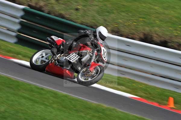 Motorcycle action photographs;Trackday digital images;cadwell;cadwell park photographs;event digital images;eventdigitalimages;motor racing louth lincolnshire;no limits trackday;peter wileman photography;trackday;trackday photos