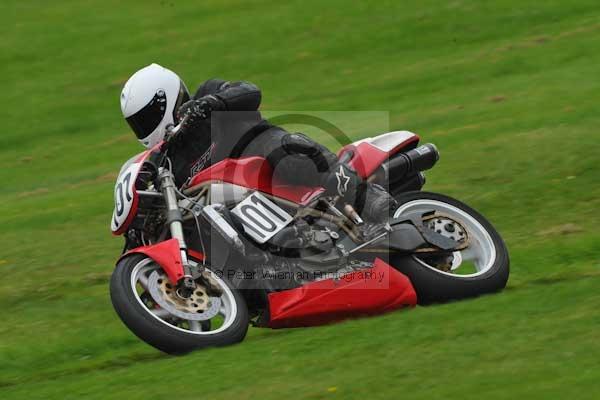 Motorcycle action photographs;Trackday digital images;cadwell;cadwell park photographs;event digital images;eventdigitalimages;motor racing louth lincolnshire;no limits trackday;peter wileman photography;trackday;trackday photos