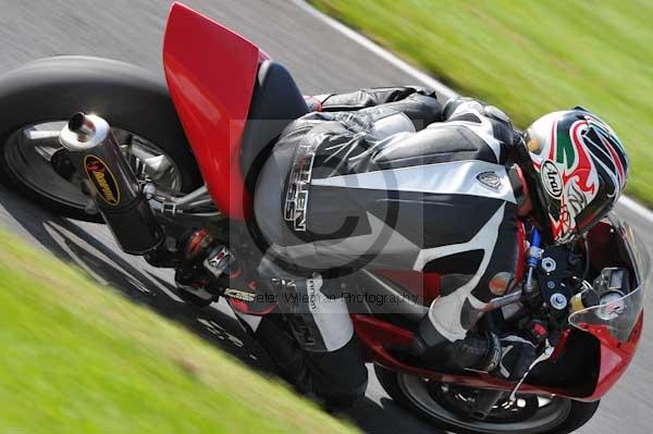 Motorcycle action photographs;Trackday digital images;cadwell;cadwell park photographs;event digital images;eventdigitalimages;motor racing louth lincolnshire;no limits trackday;peter wileman photography;trackday;trackday photos