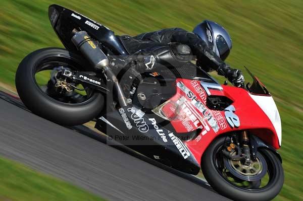Motorcycle action photographs;Trackday digital images;cadwell;cadwell park photographs;event digital images;eventdigitalimages;motor racing louth lincolnshire;no limits trackday;peter wileman photography;trackday;trackday photos
