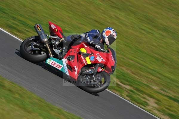 Motorcycle action photographs;Trackday digital images;cadwell;cadwell park photographs;event digital images;eventdigitalimages;motor racing louth lincolnshire;no limits trackday;peter wileman photography;trackday;trackday photos