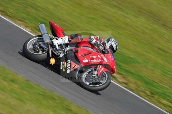 Motorcycle action photographs;Trackday digital images;cadwell;cadwell park photographs;event digital images;eventdigitalimages;motor racing louth lincolnshire;no limits trackday;peter wileman photography;trackday;trackday photos