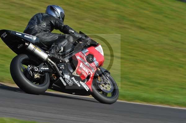 Motorcycle action photographs;Trackday digital images;cadwell;cadwell park photographs;event digital images;eventdigitalimages;motor racing louth lincolnshire;no limits trackday;peter wileman photography;trackday;trackday photos