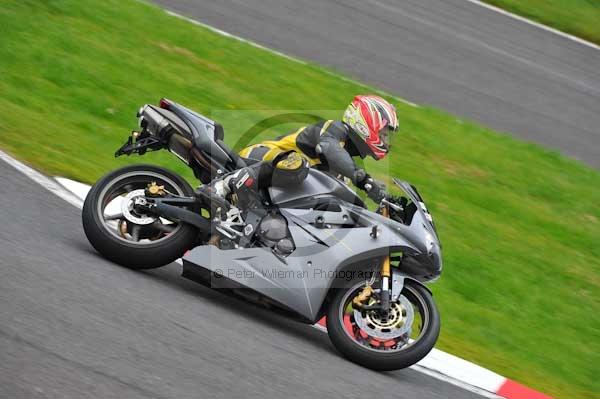 Motorcycle action photographs;Trackday digital images;cadwell;cadwell park photographs;event digital images;eventdigitalimages;motor racing louth lincolnshire;no limits trackday;peter wileman photography;trackday;trackday photos