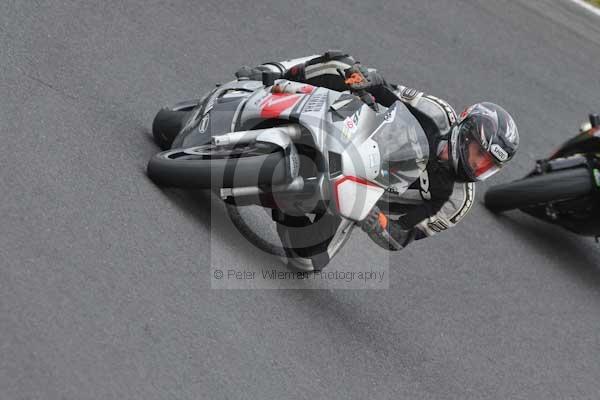 Motorcycle action photographs;Trackday digital images;cadwell;cadwell park photographs;event digital images;eventdigitalimages;motor racing louth lincolnshire;no limits trackday;peter wileman photography;trackday;trackday photos