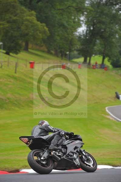 Motorcycle action photographs;Trackday digital images;cadwell;cadwell park photographs;event digital images;eventdigitalimages;motor racing louth lincolnshire;no limits trackday;peter wileman photography;trackday;trackday photos
