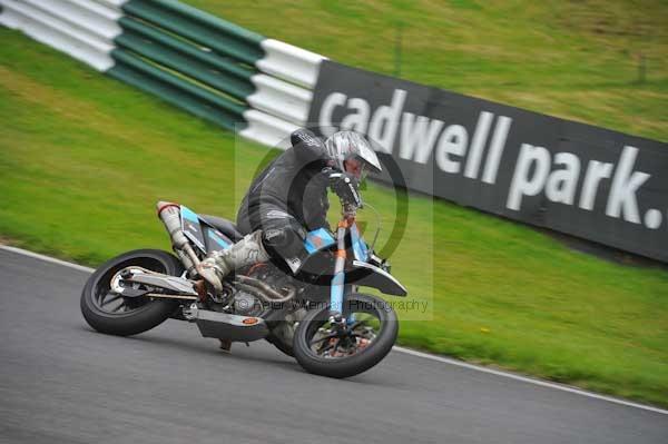 Motorcycle action photographs;Trackday digital images;cadwell;cadwell park photographs;event digital images;eventdigitalimages;motor racing louth lincolnshire;no limits trackday;peter wileman photography;trackday;trackday photos