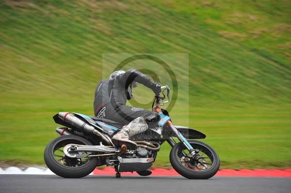 Motorcycle action photographs;Trackday digital images;cadwell;cadwell park photographs;event digital images;eventdigitalimages;motor racing louth lincolnshire;no limits trackday;peter wileman photography;trackday;trackday photos