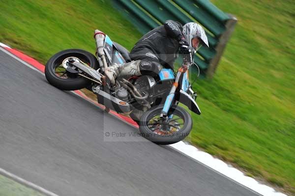 Motorcycle action photographs;Trackday digital images;cadwell;cadwell park photographs;event digital images;eventdigitalimages;motor racing louth lincolnshire;no limits trackday;peter wileman photography;trackday;trackday photos