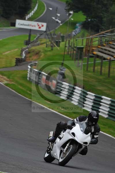 Motorcycle action photographs;Trackday digital images;cadwell;cadwell park photographs;event digital images;eventdigitalimages;motor racing louth lincolnshire;no limits trackday;peter wileman photography;trackday;trackday photos