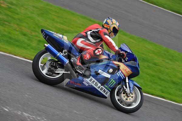 Motorcycle action photographs;Trackday digital images;cadwell;cadwell park photographs;event digital images;eventdigitalimages;motor racing louth lincolnshire;no limits trackday;peter wileman photography;trackday;trackday photos