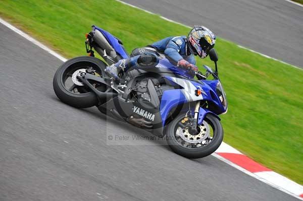 Motorcycle action photographs;Trackday digital images;cadwell;cadwell park photographs;event digital images;eventdigitalimages;motor racing louth lincolnshire;no limits trackday;peter wileman photography;trackday;trackday photos