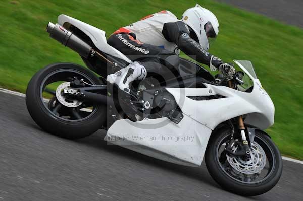 Motorcycle action photographs;Trackday digital images;cadwell;cadwell park photographs;event digital images;eventdigitalimages;motor racing louth lincolnshire;no limits trackday;peter wileman photography;trackday;trackday photos
