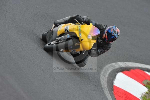 Motorcycle action photographs;Trackday digital images;cadwell;cadwell park photographs;event digital images;eventdigitalimages;motor racing louth lincolnshire;no limits trackday;peter wileman photography;trackday;trackday photos
