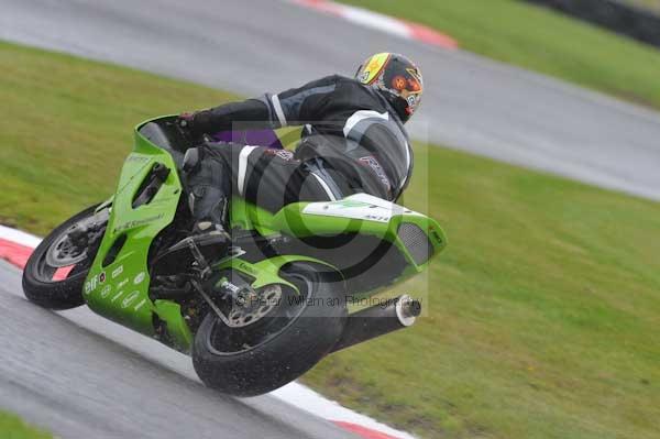 Motorcycle action photographs;Trackday digital images;cadwell;cadwell park photographs;event digital images;eventdigitalimages;motor racing louth lincolnshire;no limits trackday;peter wileman photography;trackday;trackday photos