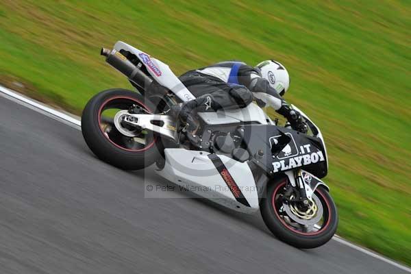 Motorcycle action photographs;Trackday digital images;cadwell;cadwell park photographs;event digital images;eventdigitalimages;motor racing louth lincolnshire;no limits trackday;peter wileman photography;trackday;trackday photos