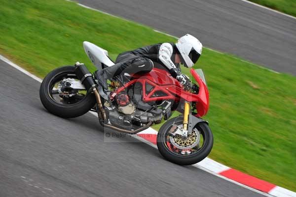 Motorcycle action photographs;Trackday digital images;cadwell;cadwell park photographs;event digital images;eventdigitalimages;motor racing louth lincolnshire;no limits trackday;peter wileman photography;trackday;trackday photos