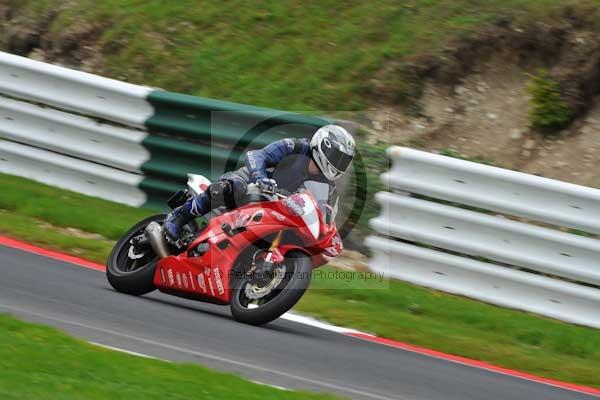 Motorcycle action photographs;Trackday digital images;cadwell;cadwell park photographs;event digital images;eventdigitalimages;motor racing louth lincolnshire;no limits trackday;peter wileman photography;trackday;trackday photos