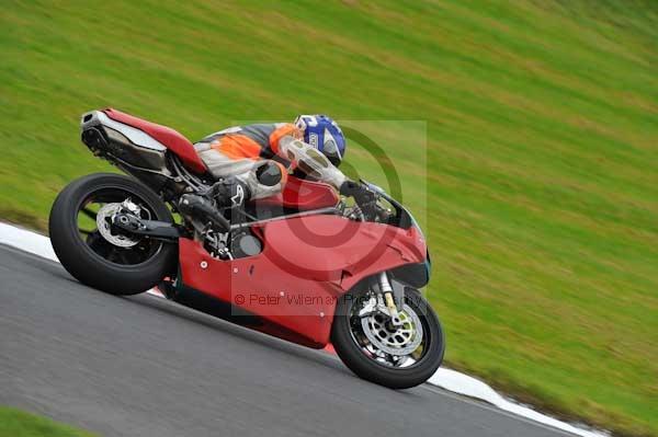 Motorcycle action photographs;Trackday digital images;cadwell;cadwell park photographs;event digital images;eventdigitalimages;motor racing louth lincolnshire;no limits trackday;peter wileman photography;trackday;trackday photos