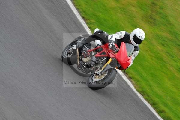 Motorcycle action photographs;Trackday digital images;cadwell;cadwell park photographs;event digital images;eventdigitalimages;motor racing louth lincolnshire;no limits trackday;peter wileman photography;trackday;trackday photos