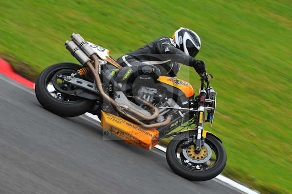 Motorcycle action photographs;Trackday digital images;cadwell;cadwell park photographs;event digital images;eventdigitalimages;motor racing louth lincolnshire;no limits trackday;peter wileman photography;trackday;trackday photos