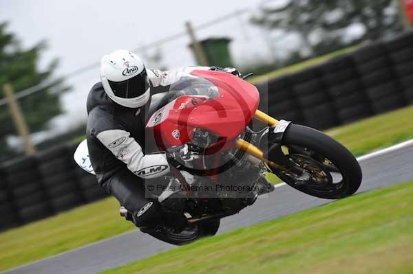 Motorcycle action photographs;Trackday digital images;cadwell;cadwell park photographs;event digital images;eventdigitalimages;motor racing louth lincolnshire;no limits trackday;peter wileman photography;trackday;trackday photos