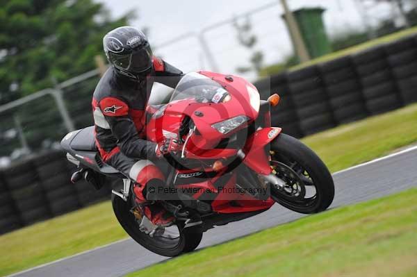 Motorcycle action photographs;Trackday digital images;cadwell;cadwell park photographs;event digital images;eventdigitalimages;motor racing louth lincolnshire;no limits trackday;peter wileman photography;trackday;trackday photos