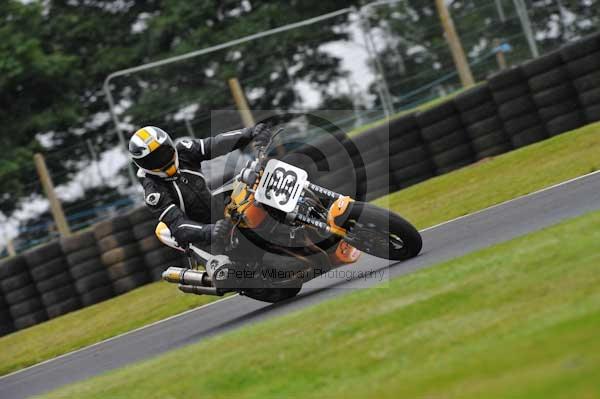 Motorcycle action photographs;Trackday digital images;cadwell;cadwell park photographs;event digital images;eventdigitalimages;motor racing louth lincolnshire;no limits trackday;peter wileman photography;trackday;trackday photos