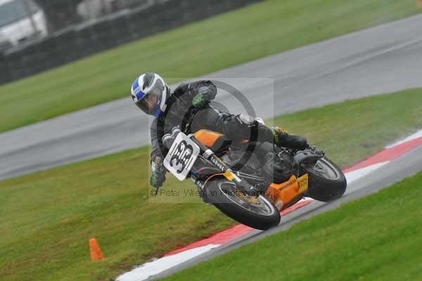 Motorcycle action photographs;Trackday digital images;cadwell;cadwell park photographs;event digital images;eventdigitalimages;motor racing louth lincolnshire;no limits trackday;peter wileman photography;trackday;trackday photos
