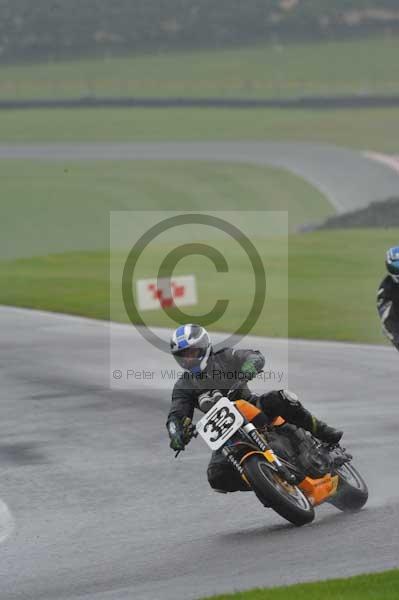 Motorcycle action photographs;Trackday digital images;cadwell;cadwell park photographs;event digital images;eventdigitalimages;motor racing louth lincolnshire;no limits trackday;peter wileman photography;trackday;trackday photos