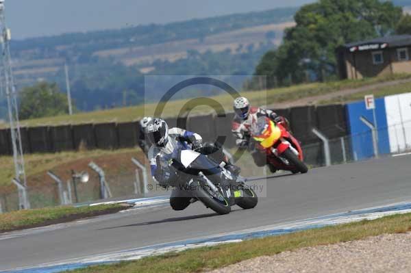 Motorcycle action photographs;donington;donington park leicestershire;donington photographs;event digital images;eventdigitalimages;no limits trackday;peter wileman photography;trackday;trackday digital images;trackday photos