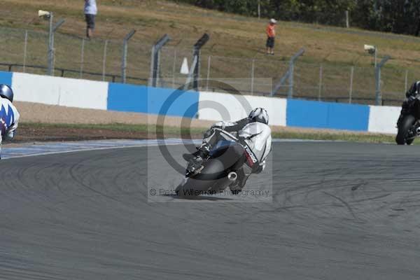 Motorcycle action photographs;donington;donington park leicestershire;donington photographs;event digital images;eventdigitalimages;no limits trackday;peter wileman photography;trackday;trackday digital images;trackday photos