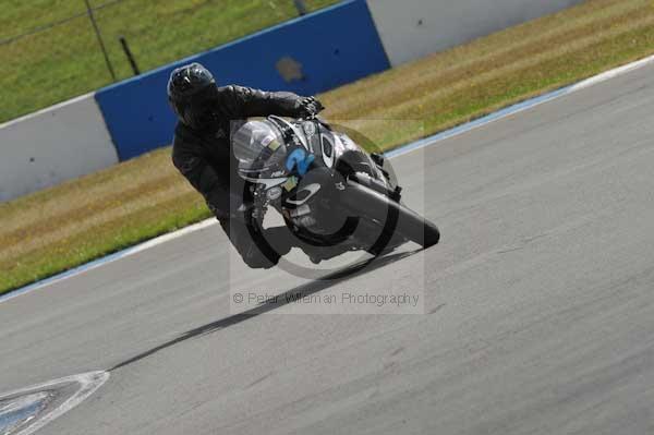 Motorcycle action photographs;donington;donington park leicestershire;donington photographs;event digital images;eventdigitalimages;no limits trackday;peter wileman photography;trackday;trackday digital images;trackday photos