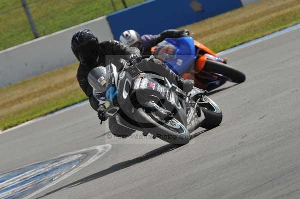 Motorcycle action photographs;donington;donington park leicestershire;donington photographs;event digital images;eventdigitalimages;no limits trackday;peter wileman photography;trackday;trackday digital images;trackday photos