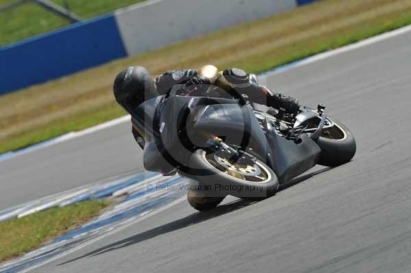 Motorcycle action photographs;donington;donington park leicestershire;donington photographs;event digital images;eventdigitalimages;no limits trackday;peter wileman photography;trackday;trackday digital images;trackday photos