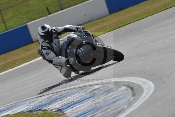 Motorcycle action photographs;donington;donington park leicestershire;donington photographs;event digital images;eventdigitalimages;no limits trackday;peter wileman photography;trackday;trackday digital images;trackday photos