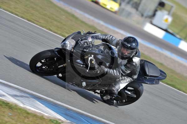 Motorcycle action photographs;donington;donington park leicestershire;donington photographs;event digital images;eventdigitalimages;no limits trackday;peter wileman photography;trackday;trackday digital images;trackday photos