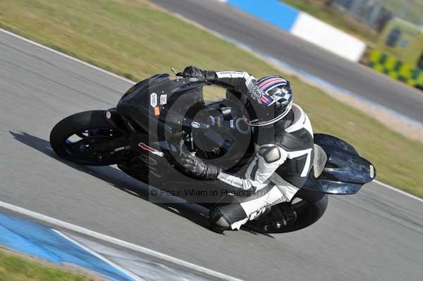 Motorcycle action photographs;donington;donington park leicestershire;donington photographs;event digital images;eventdigitalimages;no limits trackday;peter wileman photography;trackday;trackday digital images;trackday photos
