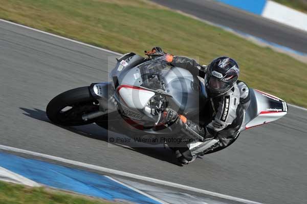 Motorcycle action photographs;donington;donington park leicestershire;donington photographs;event digital images;eventdigitalimages;no limits trackday;peter wileman photography;trackday;trackday digital images;trackday photos