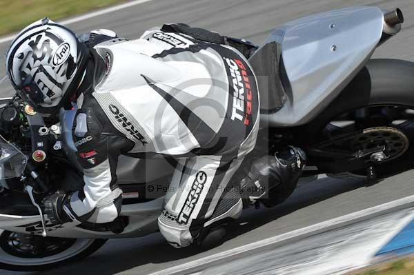 Motorcycle action photographs;donington;donington park leicestershire;donington photographs;event digital images;eventdigitalimages;no limits trackday;peter wileman photography;trackday;trackday digital images;trackday photos