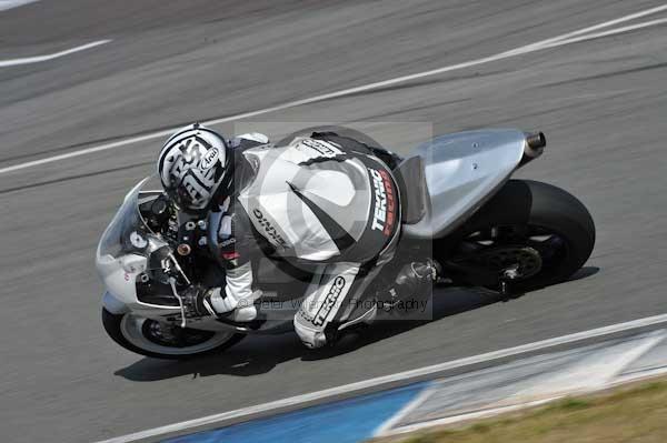 Motorcycle action photographs;donington;donington park leicestershire;donington photographs;event digital images;eventdigitalimages;no limits trackday;peter wileman photography;trackday;trackday digital images;trackday photos
