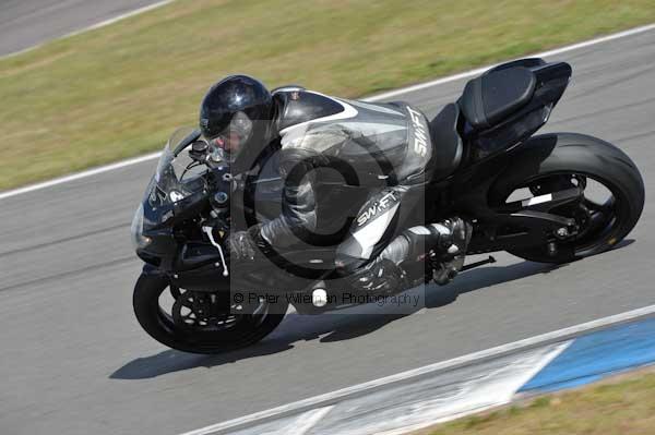 Motorcycle action photographs;donington;donington park leicestershire;donington photographs;event digital images;eventdigitalimages;no limits trackday;peter wileman photography;trackday;trackday digital images;trackday photos