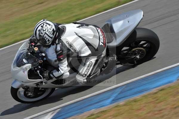 Motorcycle action photographs;donington;donington park leicestershire;donington photographs;event digital images;eventdigitalimages;no limits trackday;peter wileman photography;trackday;trackday digital images;trackday photos