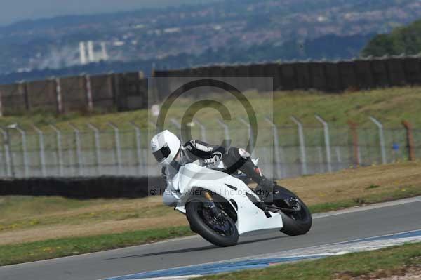Motorcycle action photographs;donington;donington park leicestershire;donington photographs;event digital images;eventdigitalimages;no limits trackday;peter wileman photography;trackday;trackday digital images;trackday photos
