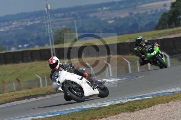 Motorcycle action photographs;donington;donington park leicestershire;donington photographs;event digital images;eventdigitalimages;no limits trackday;peter wileman photography;trackday;trackday digital images;trackday photos