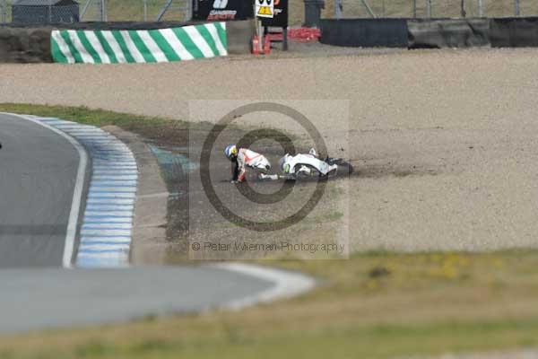Motorcycle action photographs;donington;donington park leicestershire;donington photographs;event digital images;eventdigitalimages;no limits trackday;peter wileman photography;trackday;trackday digital images;trackday photos